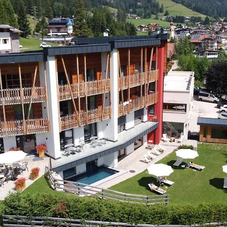 Hotel Miravalle Soraga Exteriör bild