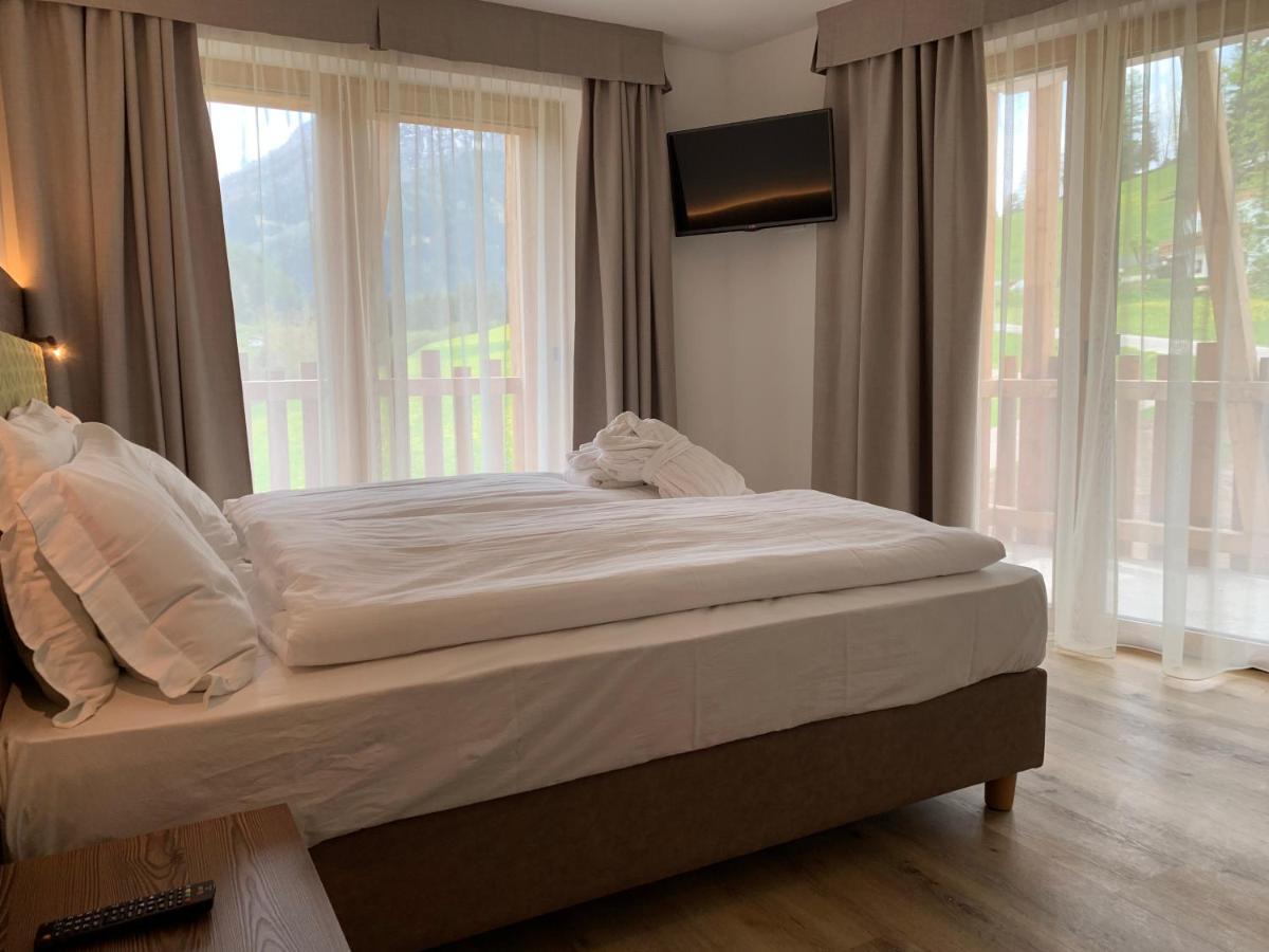 Hotel Miravalle Soraga Exteriör bild