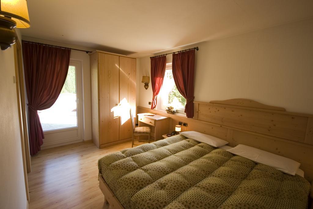 Hotel Miravalle Soraga Exteriör bild