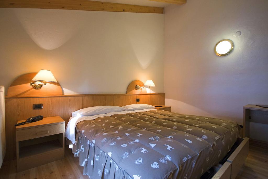 Hotel Miravalle Soraga Exteriör bild