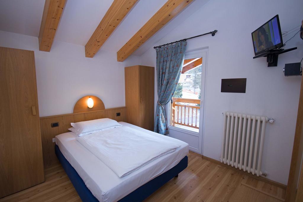 Hotel Miravalle Soraga Exteriör bild